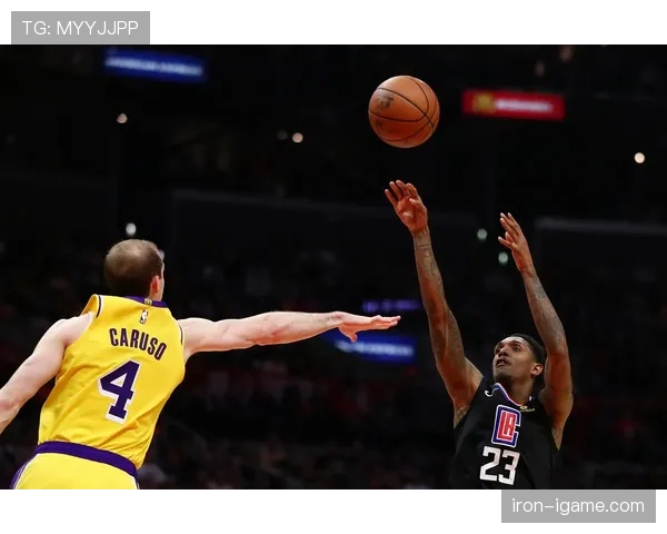 维特斯季后赛控球技术亮眼，状态回暖成球队制胜关键