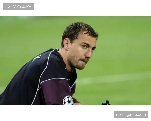 范戴克加盟马竞传闻引发球迷热议，未来可能性需谨慎评估